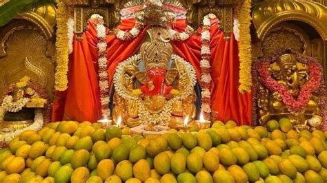 Siddhivinayak Temple सिद्धिविनायक मंदिराला पालिकेची नोटिस ज्वलनशील