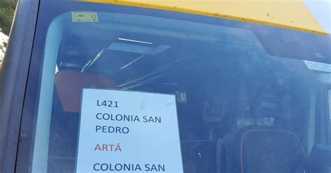 Critiquen l ús de topònims en castellà en un autobús del TIB