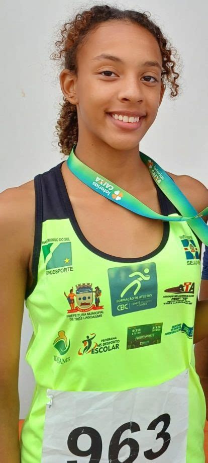 Atletismo Atleta Tr S Lagoense Maria Eduarda Fica Entre As