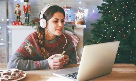 How To Cope If Youre Spending Christmas Alone Four Things To Do