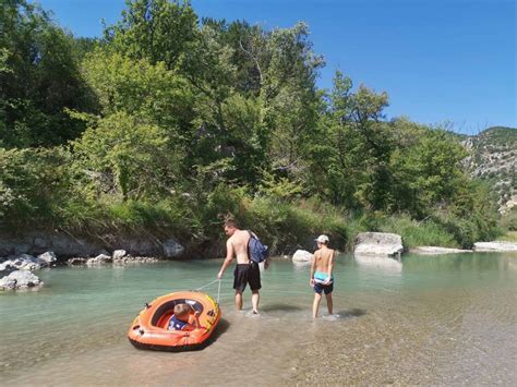 Entdecken Sie den Badebereich des Campings Les Ramières