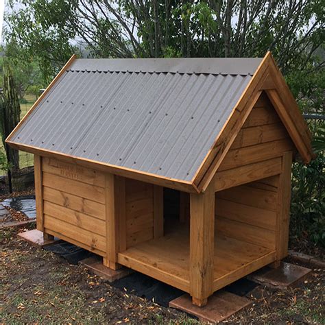 WOODEN DOG KENNELS