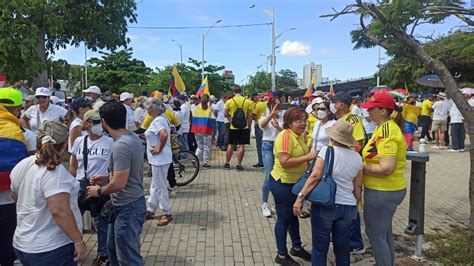 W Radio Colombia On Twitter Noticiaw A Esta Hora Se Congregan Los