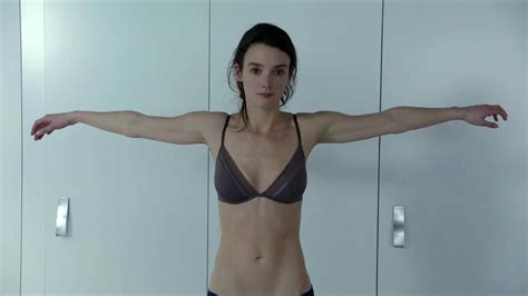 Charlotte Le Bon Nue Dans Arctic Heart