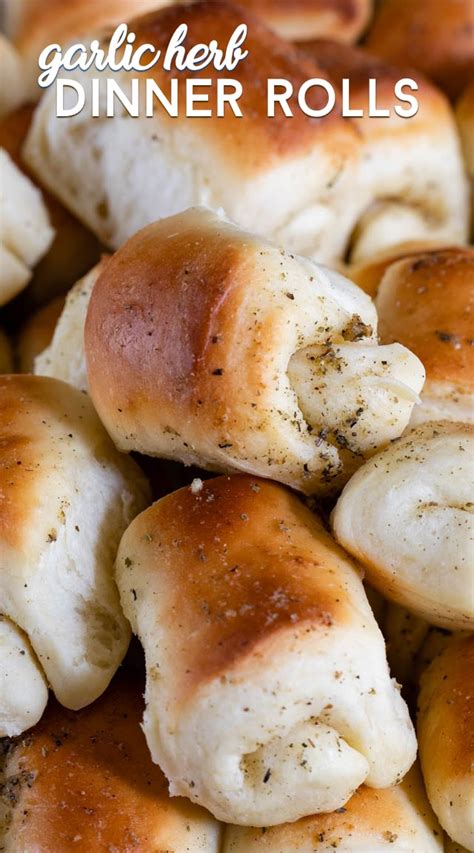 Homemade Dinner Rolls With Garlic And Herbs Crazy For Crust