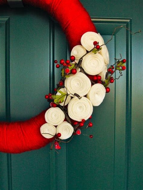 Yarn Wreath Red Yarn Wrap White Felt Rolled Flowers