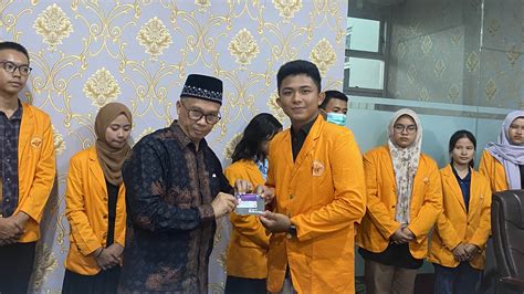 Unja Dan Bri Serahkan Buku Tabungan Dan Kartu Atm Untuk Mahasiswa