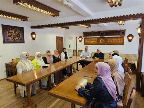 20 godina mature Ä etvrte generacije Å½enske medrese Pester TV