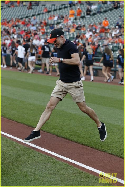 House Of Cards Michael Kelly Throws Out First Pitch For Orioles