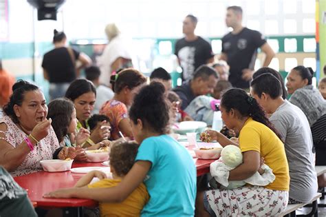 Efeitos Da Chuva Fam Lias Desabrigadas E Desabamentos