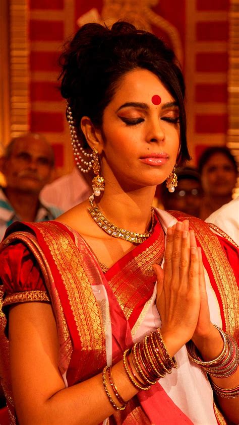 Mallika Sherawat Model Saree Lover Hd Phone Wallpaper Pxfuel