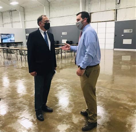 Senator Boozman visits Ash Flat, Ozarka’s Carpenter Technical Center ...