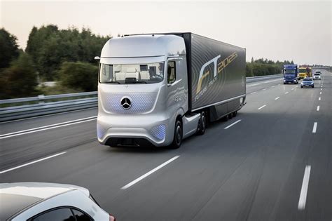 Mercedes Benz Unveils Future Truck Video Autoevolution