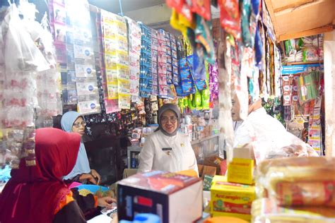 InfoPublik Pastikan Stabilitas Harga Bahan Pokok Pj Bupati Lumajang