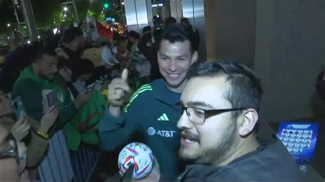 La Selección Mexicana recibe serenata por parte de aficionados previo a