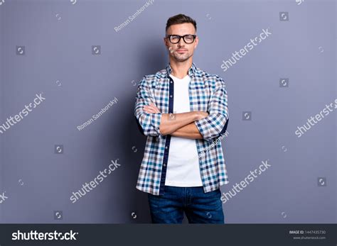 1 085 Mature People Not Smiling Images Stock Photos Vectors