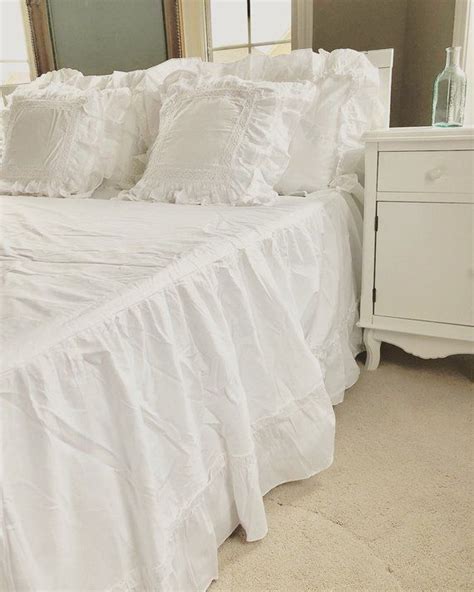 This WHITE RUFFLED BEDSPREAD SET is a shabby farmhouse must-have. Each ...