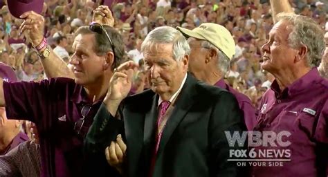 WATCH: Texas A&M welcomes back former coach Gene Stallings in touching ...