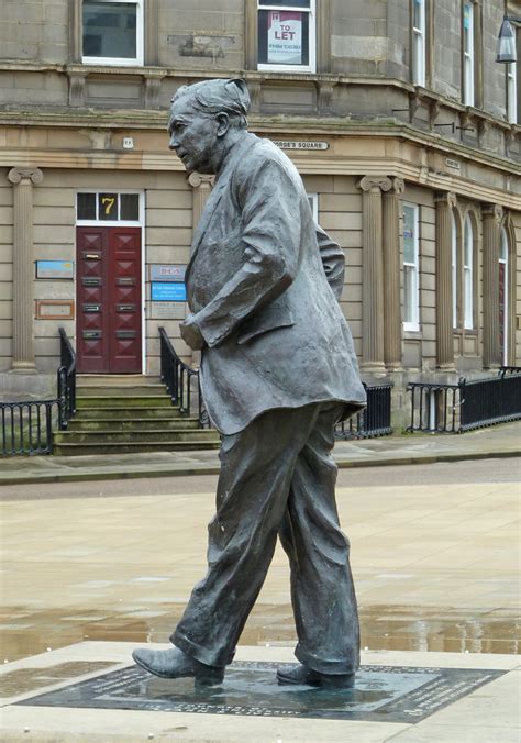 Statue Of Harold Wilson St Georges Square Huddersfield Flickr