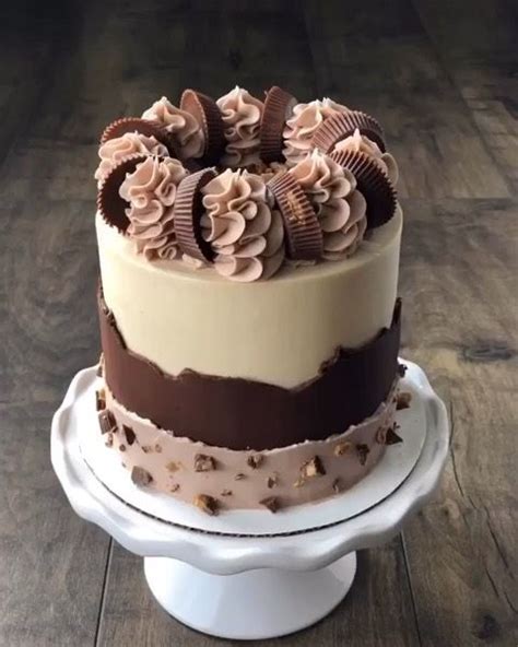 Любите декорировать торты? Тогда держите несколько идей от @treatsbytay ...