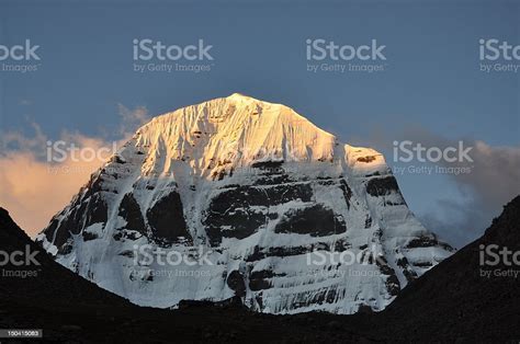 Sunrise At Mount Kailash Stock Photo - Download Image Now - Mt Kailash ...