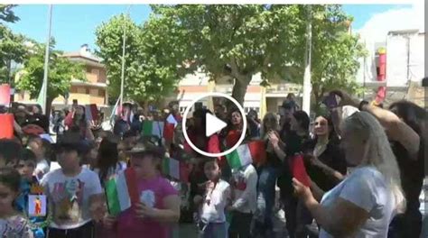 Celebrazioni Per La Festa Della Repubblica Ad Avezzano I Bimbi Cantano