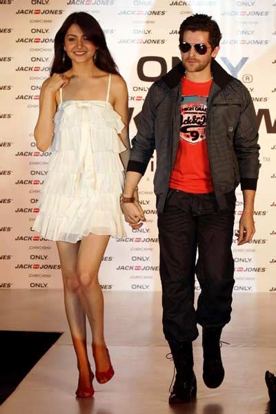 Film Actress Photos Anushka Sharma Hot Thigh Show In Mini Skirt