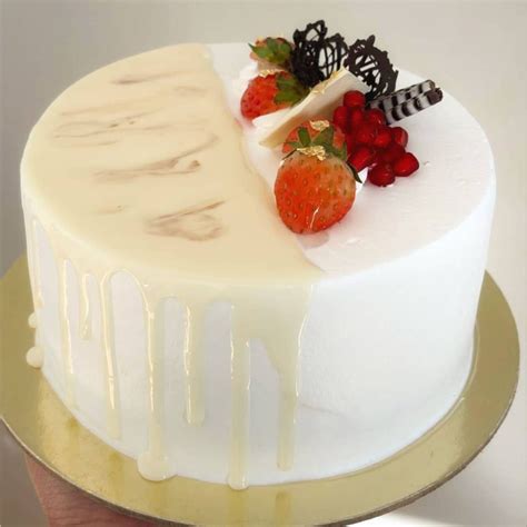 Order White Chocolate Drip Cake Online Elegance In Every Bite