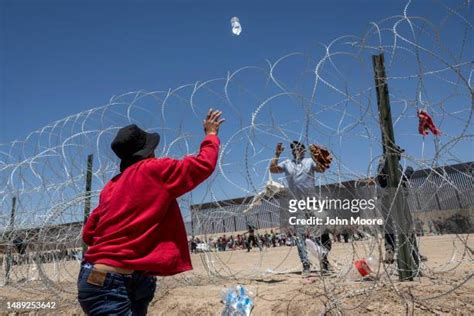 685 The Us Mexican Border Fence El Paso Texas Stock Photos High Res