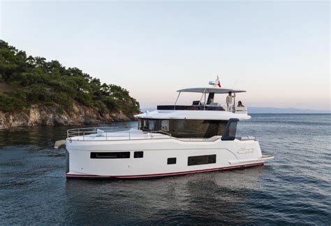 New Sirena Debuts At Cannes Yachting Festival Yacht Harbour