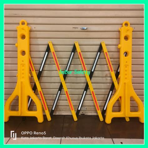 Jual Barricade Lipat / Road Barrier Lipat / Pembatas Jalan Portable | Shopee Indonesia