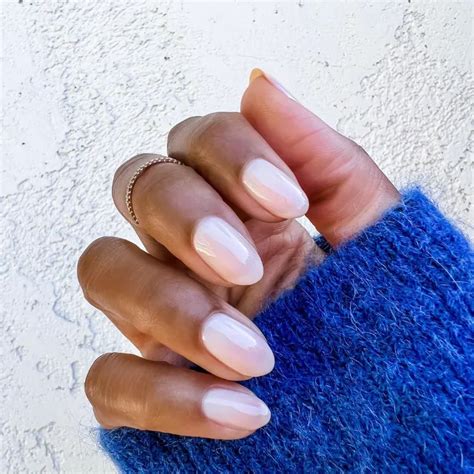 Lipgloss Nails Sind Der Minimalistische Nageltrend F R Den Wir