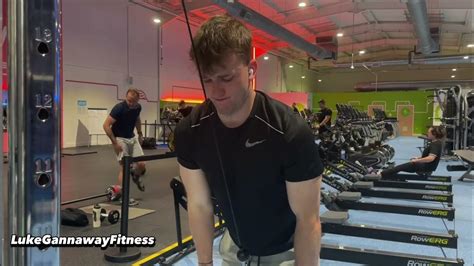Straight Bar Tricep Extensions Train4change Youtube