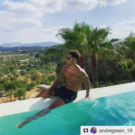 アストン・ヴィラfcさんのインスタグラム写真 アストン・ヴィラfcinstagram「just Andre Living His