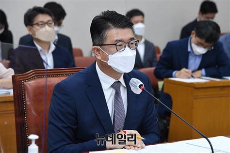 포토 답변하는 장상윤 교육부차관 Save Internet 뉴데일리