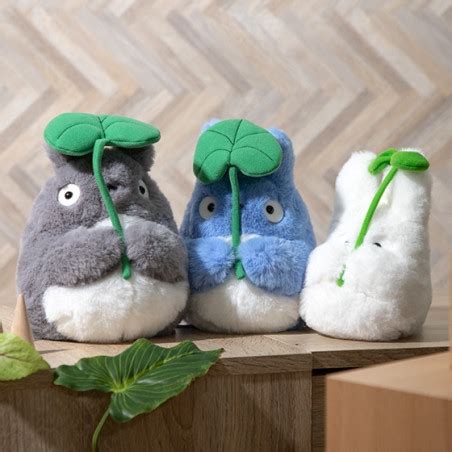 Peluche Nakayoshi Totoro Blanc Avec Feuille Mon Voisin Totoro