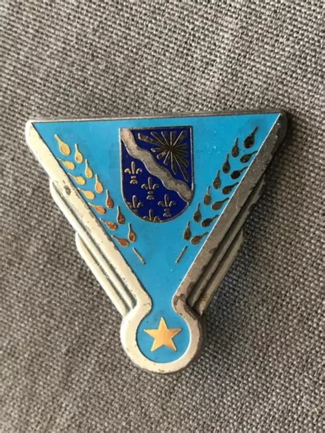 ARMÉE DE L AIR ancien insigne de la Base aérienne de Brétigny EUR 13