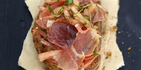 Bruschetta jambon cru basilic facile et rapide découvrez les recettes