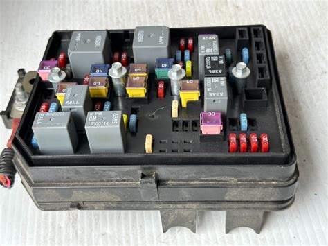 2008 2011 Chevrolet Impala Fuse Box Relay Control Module Unit P 25915388 Oem Ebay