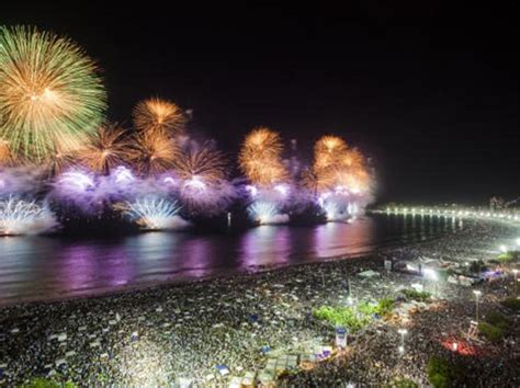 R Veillon Em Copacabana Ter Minutos De Queima De Fogos