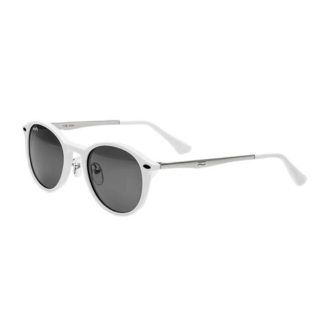 Reynolds Sunglasses White Frame Black Lens Simplify Sunglasses Touch Of Modern