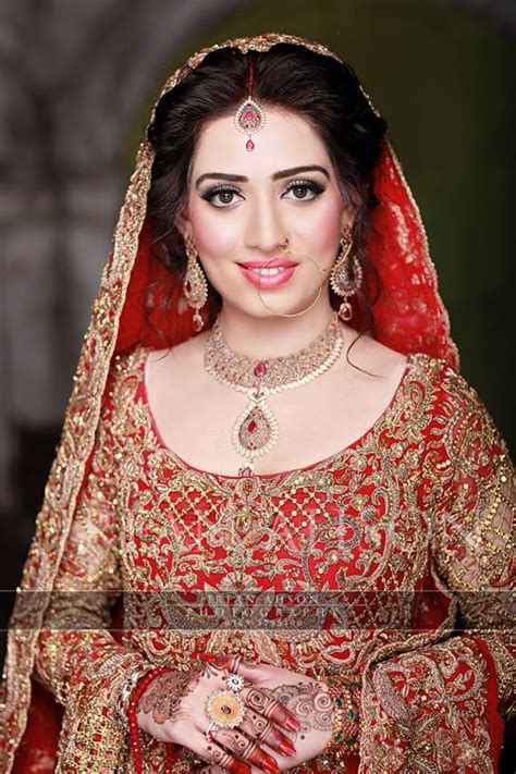 Best Bridal Barat Dresses Designs Collection For Weddings