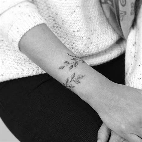 Wrist Tattoo Small Wrist Tattoo Wrist Tattoo Designs Cute Wrist Tattoos