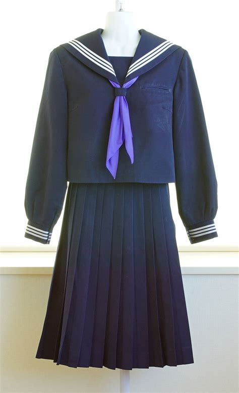 制服市場 ★香川県 高松市立紫雲中学校 現行制服セット サイズ165a 冬服セーラー服 珍しい紫のスカーフ！