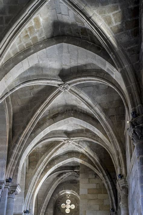 Mittelalterliche Gotische Architektur Innerhalb Einer Kathedrale In