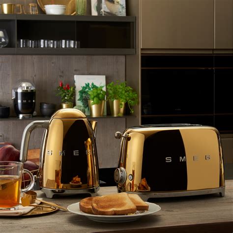 Smeg чайник в интерьере кухни 83 фото