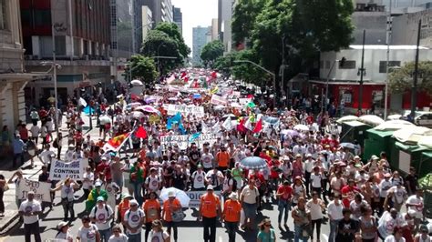 Acompanhe O Protesto De Professores Na Região Central De Curitiba