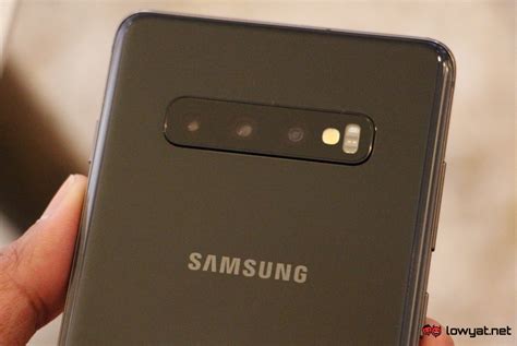 samsung galaxy   hands   refined beauty lowyatnet