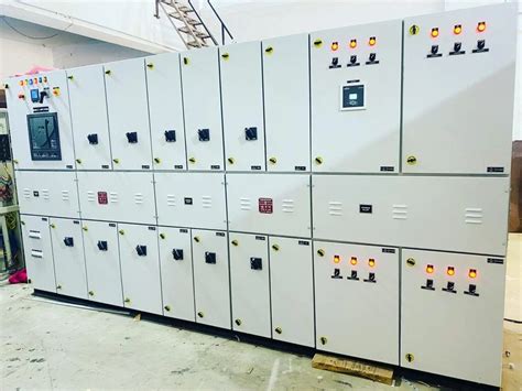 Three Phase 415 V L T Distribution Panel Board Upto 5000 Amps At