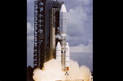 45 Years After Launch Nasas Voyager Probes Still Blazing Trails